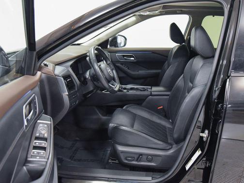 Super Black 2023 Nissan Rogue Platinum