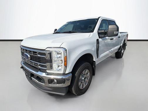 White 2023 Ford F-250 XLT