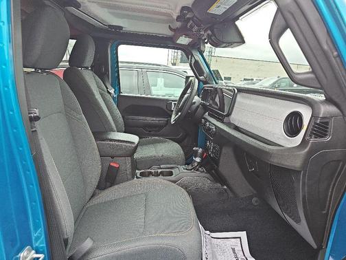Bikini Pearl Coat 2024 Jeep Wrangler 4xe Sport S