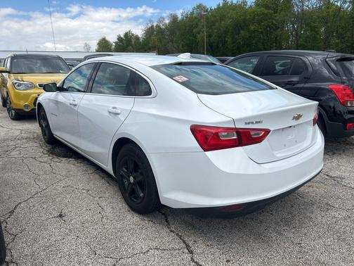 Summit White 2023 Chevrolet Malibu LT