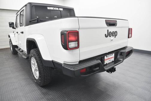 2022 Jeep Gladiator Sport S