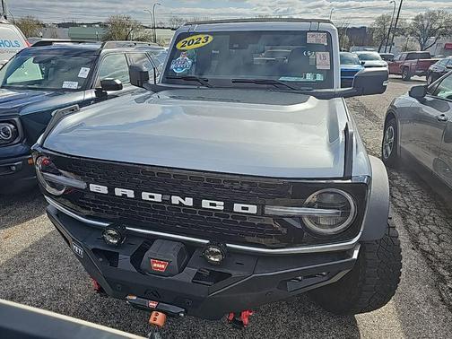 ICONIC SILVER METALLIC 2023 Ford Bronco Wildtrak