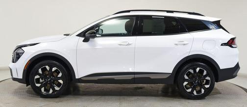 Glacial White Pearl 2023 Kia Sportage X-Line