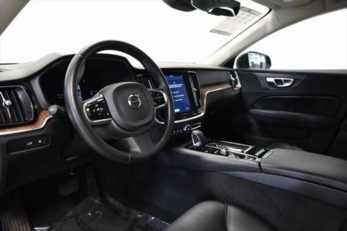 2023 Volvo S60 Recharge Plug-In Hybrid T8 Plus Dark Theme