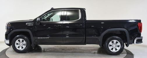 Onyx Black 2023 GMC Sierra 1500 SLE