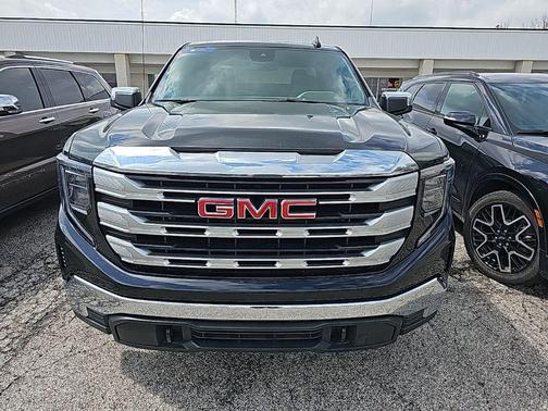 Onyx Black 2023 GMC Sierra 1500 SLE