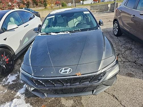 2025 Hyundai ELANTRA Limited