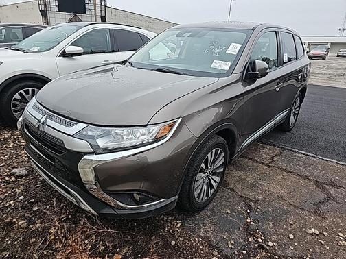 2020 Mitsubishi Outlander SE