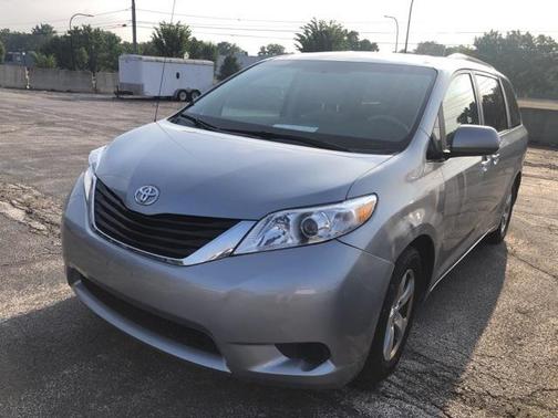 2013 Toyota Sienna LE