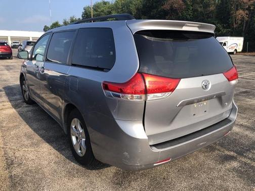 2013 Toyota Sienna LE