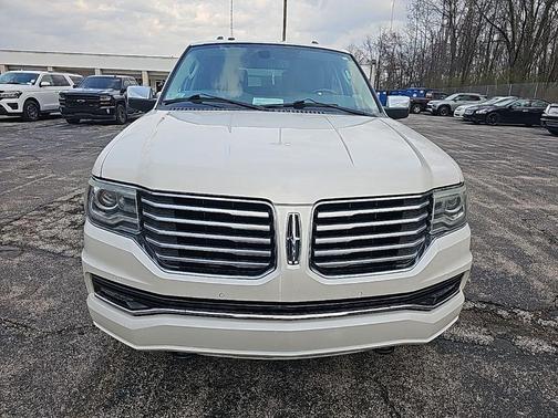 2015 Lincoln Navigator Base