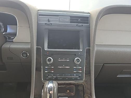 2015 Lincoln Navigator Base