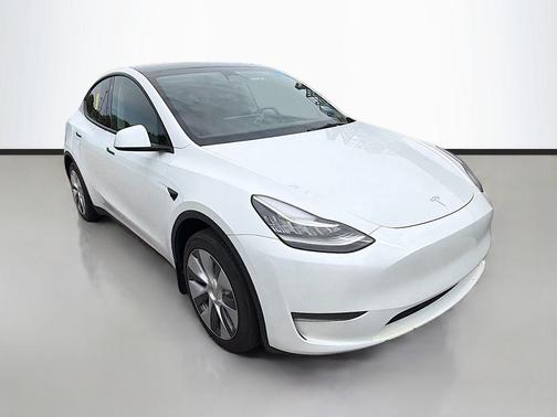 White 2023 Tesla Model Y Long Range