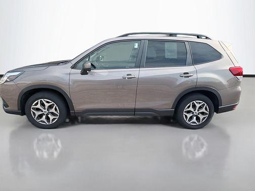 Brilliant Bronze Metallic 2022 Subaru Forester Premium