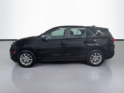 Mosaic Black Metallic 2022 Chevrolet Equinox LS