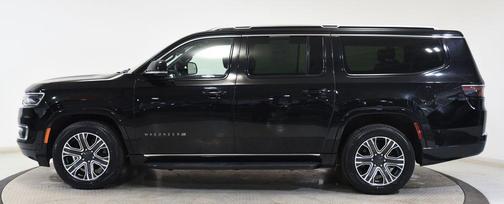 Diamond Black Crystal Pearlcoat 2024 Jeep Wagoneer L Series II