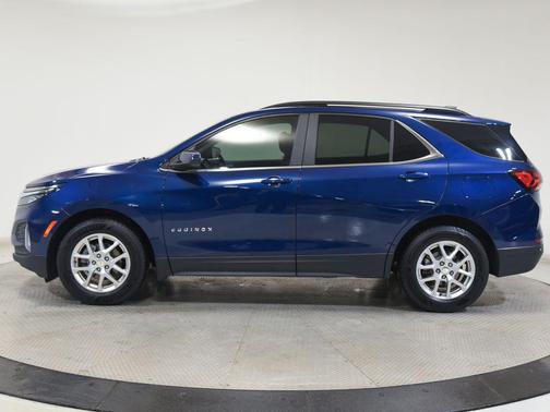 Blue Glow Metallic 2022 Chevrolet Equinox 1LT