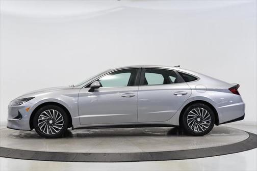 2023 Hyundai SONATA Hybrid SE