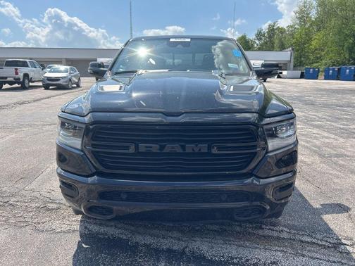Diamond Black Crystal Pearlcoat 2023 RAM 1500 Laramie