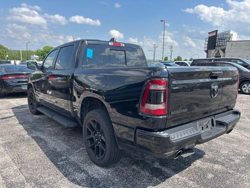 Diamond Black Crystal Pearlcoat 2023 RAM 1500 Laramie
