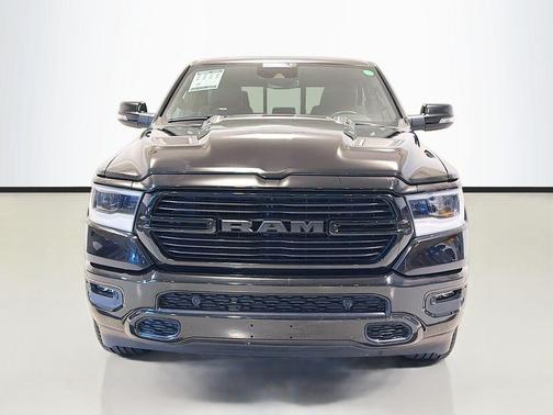 Diamond Black Crystal Pearlcoat 2023 RAM 1500 Laramie