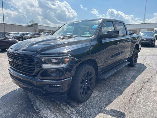 Diamond Black Crystal Pearlcoat 2023 RAM 1500 Laramie