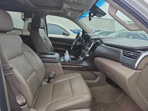 Iridescent Pearl Tricoat 2016 Chevrolet Suburban LT