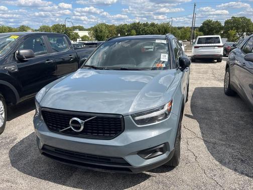 2021 Volvo XC40 T5 R-Design