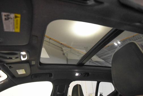 2021 Volvo XC40 T5 R-Design