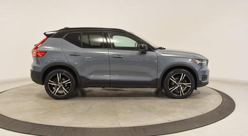 2021 Volvo XC40 T5 R-Design