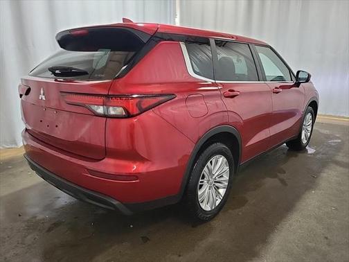 2023 Mitsubishi Outlander ES
