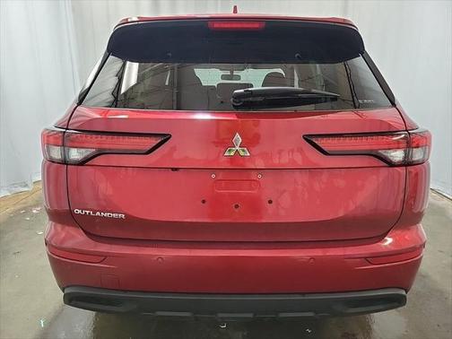 2023 Mitsubishi Outlander ES