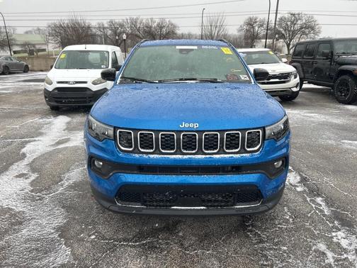 2024 Jeep Compass Latitude Lux