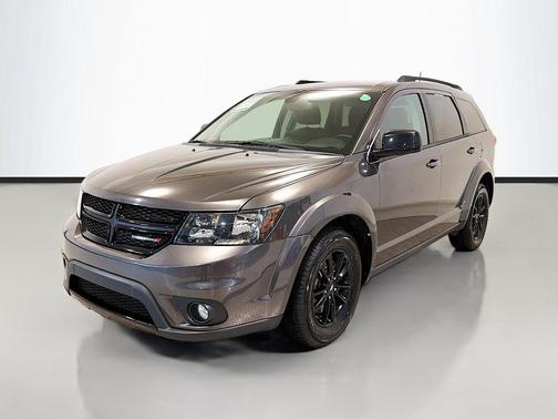 Granite Crystal Metallic Clearcoat 2019 Dodge Journey SE