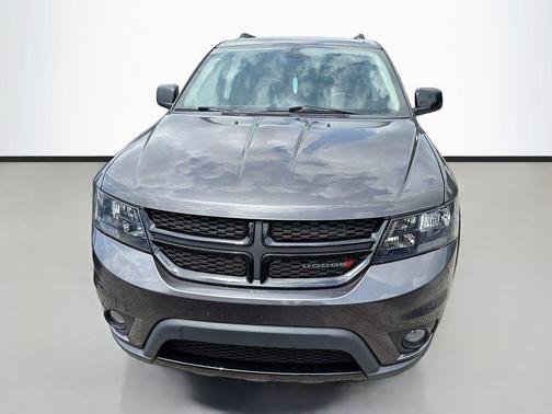 Granite Crystal Metallic Clearcoat 2019 Dodge Journey SE