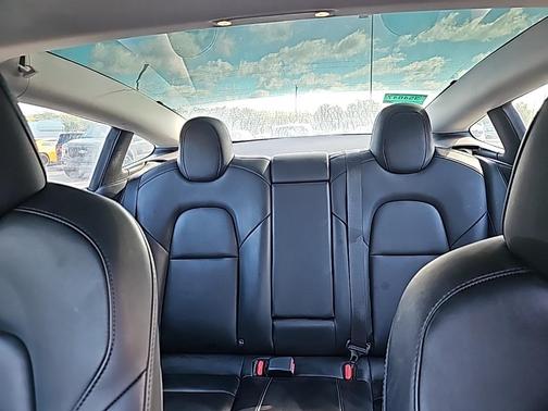 2022 Tesla Model 3 Standard Range