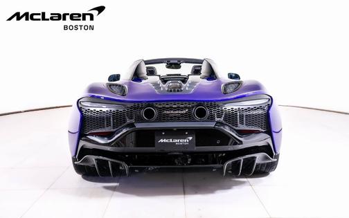 2025 McLaren Artura Performance