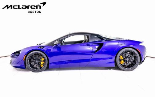2025 McLaren Artura Performance