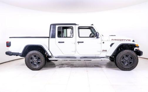 Bright White Clearcoat 2021 Jeep Gladiator Mojave