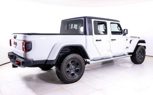 Bright White Clearcoat 2021 Jeep Gladiator Mojave