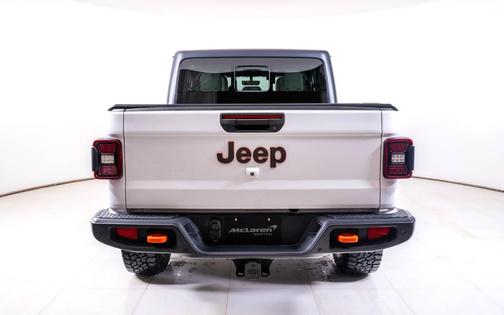 Bright White Clearcoat 2021 Jeep Gladiator Mojave