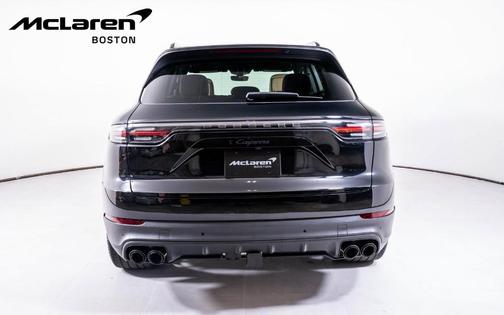 2023 Porsche Cayenne Platinum Edition