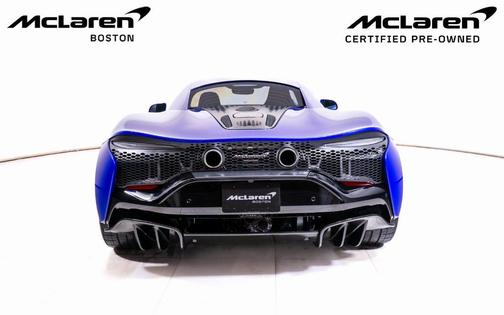 2023 McLaren Artura Performance