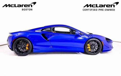 2023 McLaren Artura Performance