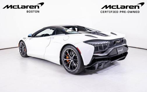 2025 McLaren Artura Performance