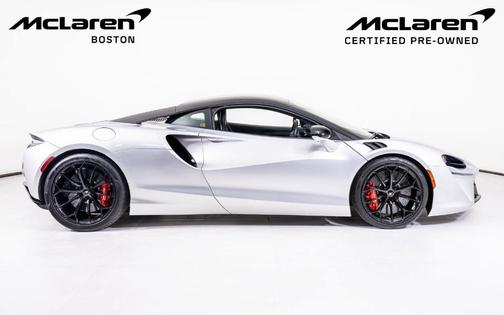 2023 McLaren Artura TechLux