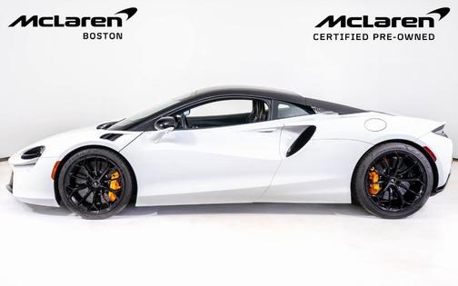 2023 McLaren Artura Performance