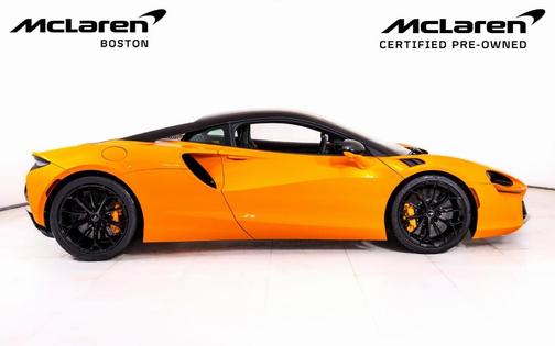 2023 McLaren Artura Performance