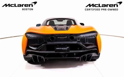 2023 McLaren Artura Performance