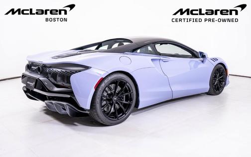 2023 McLaren Artura Performance